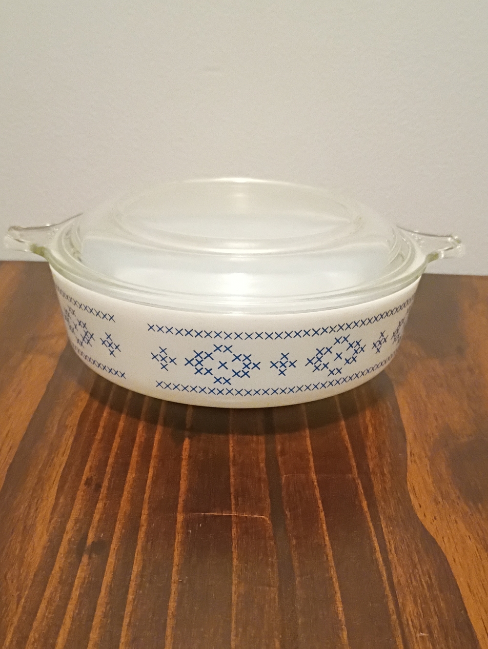 Pyrex White Casserole Dish with Blue Cross-Stitch Motif and Glass Lid